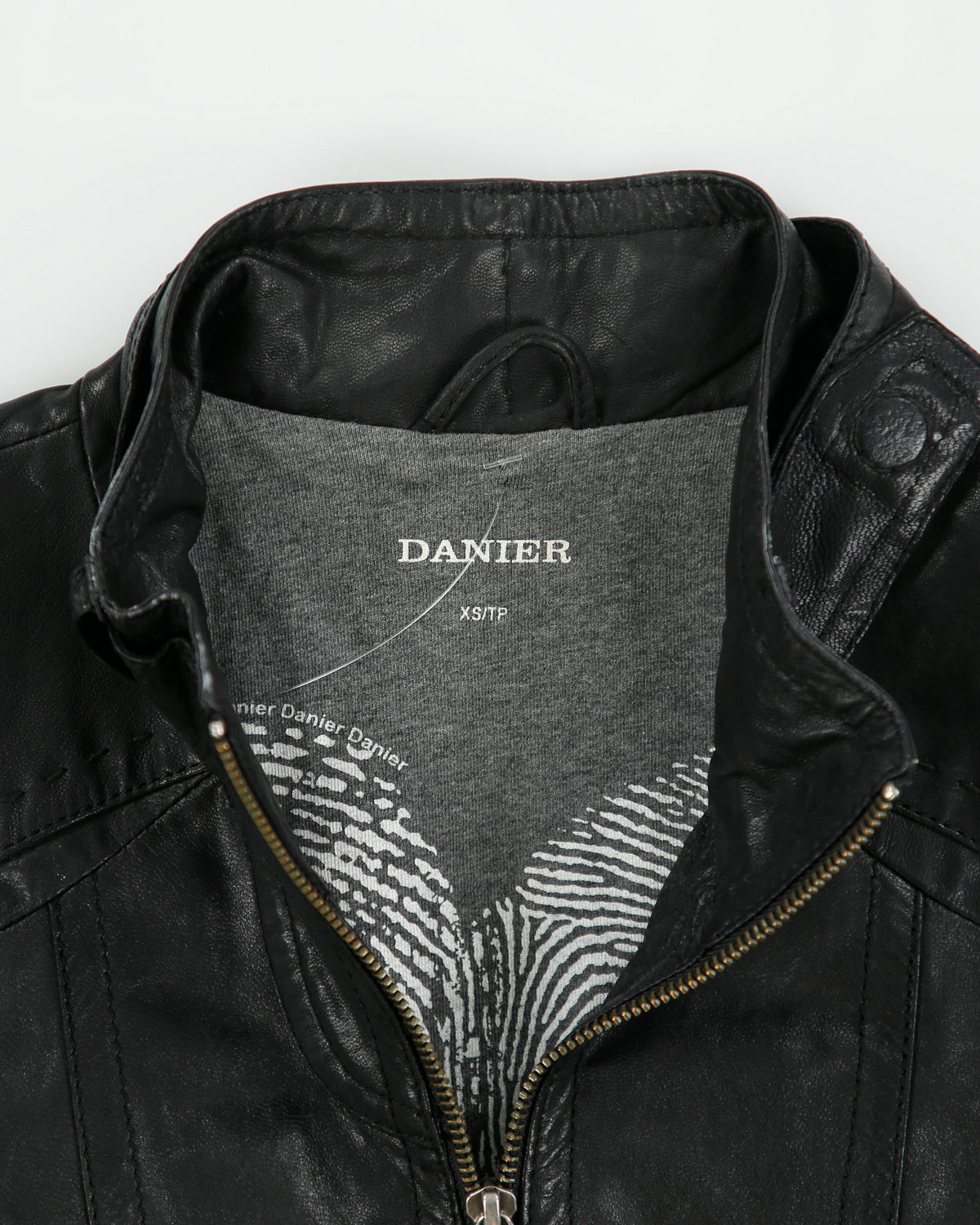 Vintage Y2K 00s Danier Women's Calfskin Leather Ribbed Cafe Racer Moto Jacket - XS