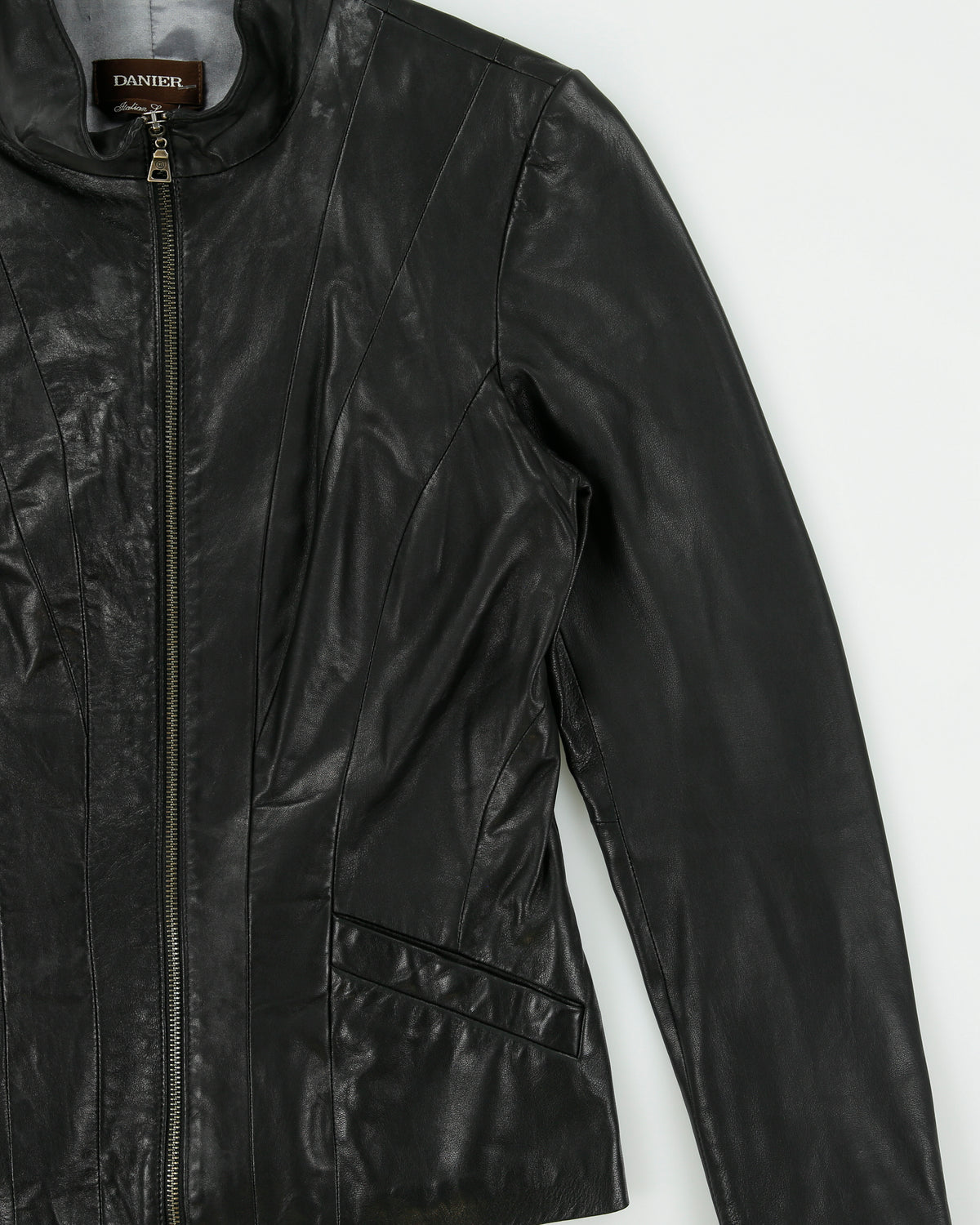 Vintage Y2K 00s Danier Women's Italian Calfskin Leather Cafe Racer Moto Jacket - M