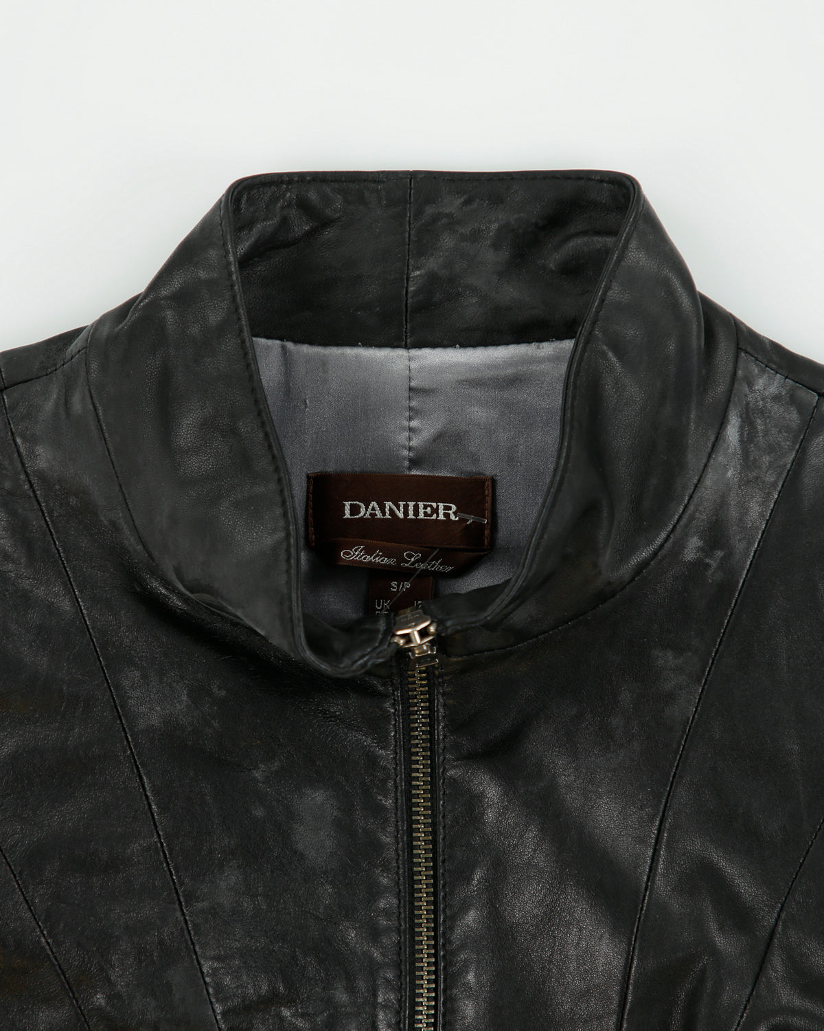Vintage Y2K 00s Danier Women's Italian Calfskin Leather Cafe Racer Moto Jacket - M