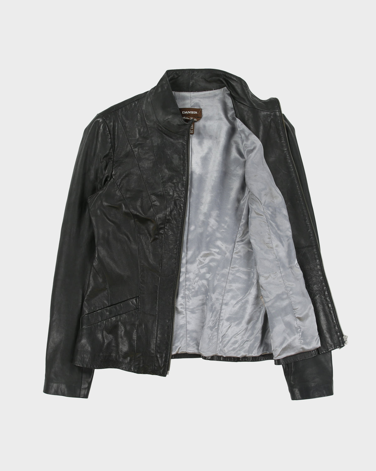 Vintage Y2K 00s Danier Women's Italian Calfskin Leather Cafe Racer Moto Jacket - M