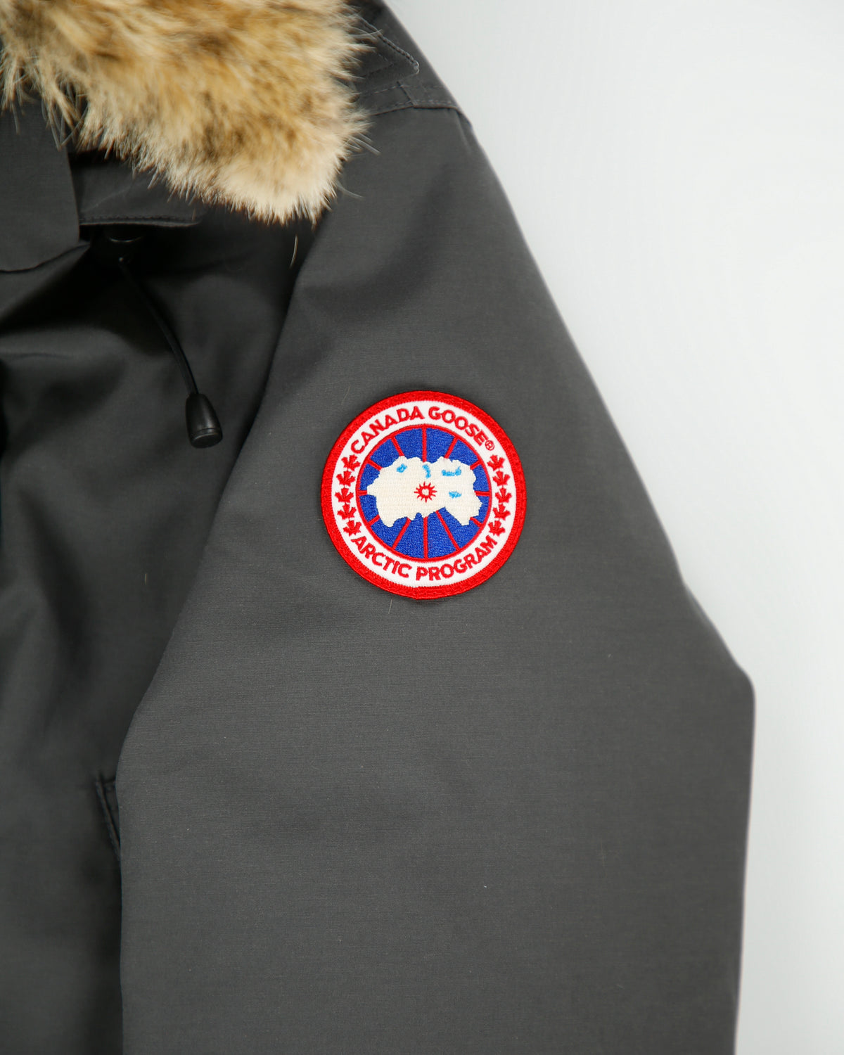 Canada Goose Women's Graphite 6550L Trillium Heritage Made In Canada 625 Fill Duck Down Mid-Length Parka - M