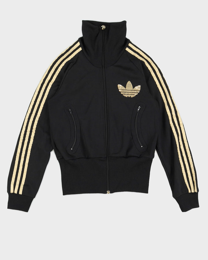 Chaqueta deportiva ajustada con lentejuelas de Adidas para mujer