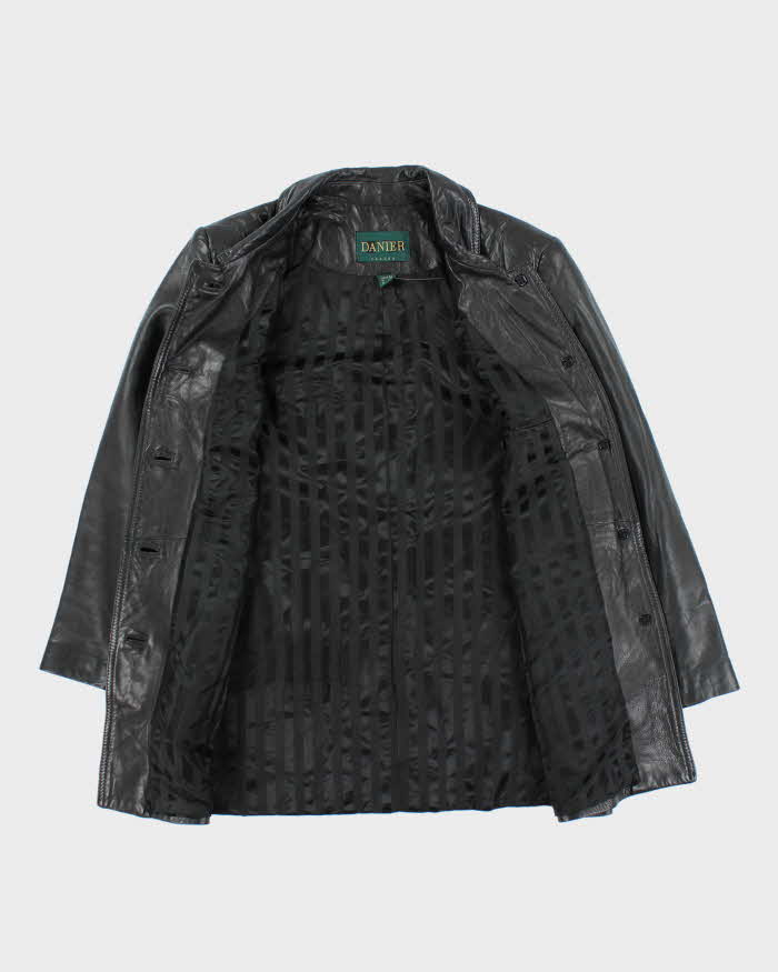 Vintage 2000's Women's Danier Button Up Leather Jacket - S