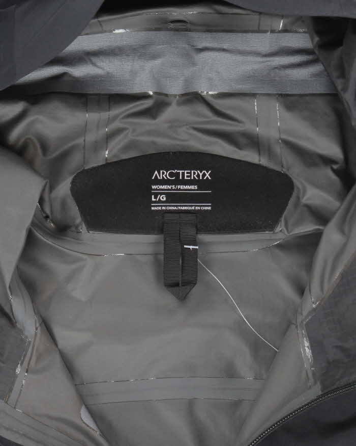 Vintage Arc'teryx Embroidered Gore-Tex Hooded Jacket - L