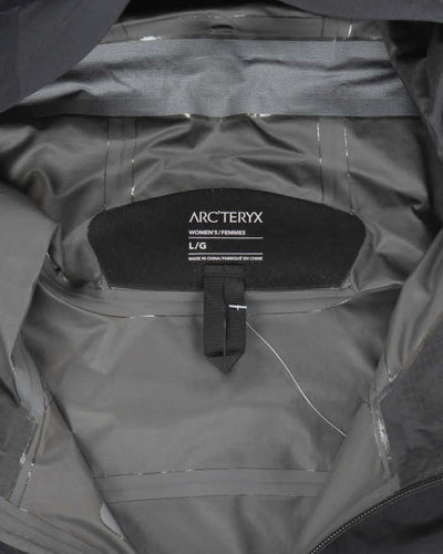 Vintage Arc'teryx Embroidered Gore-Tex Hooded Jacket - L