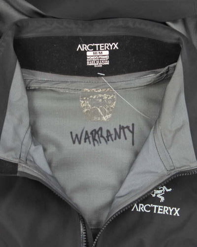 Vintage Arc'teryx Beta AR Gore-Tex Hooded Anorak Jacket - M