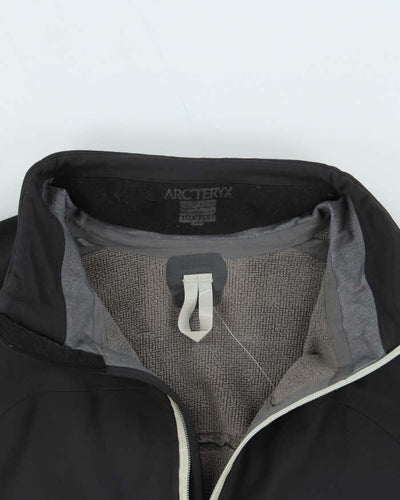 Vintage Women's 00s Arc'teryx Windstopper Soft Shell Jacket - M