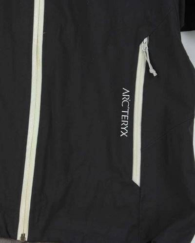 Vintage Women's 00s Arc'teryx Windstopper Soft Shell Jacket - M