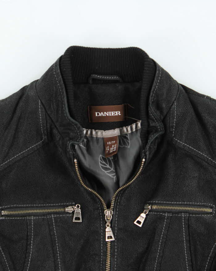 Vintage Y2K 00s Danier Women's Grained Leather Contrast Stitch Belted Cafe Racer Moto Jacket - S