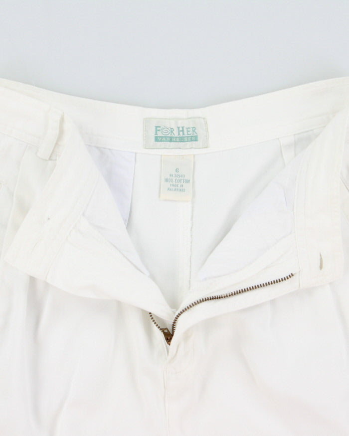 Vintage 1990s Van Heusen Women's High Waisted Double Pleated Relaxed Fit Chino Bermuda Shorts - W25