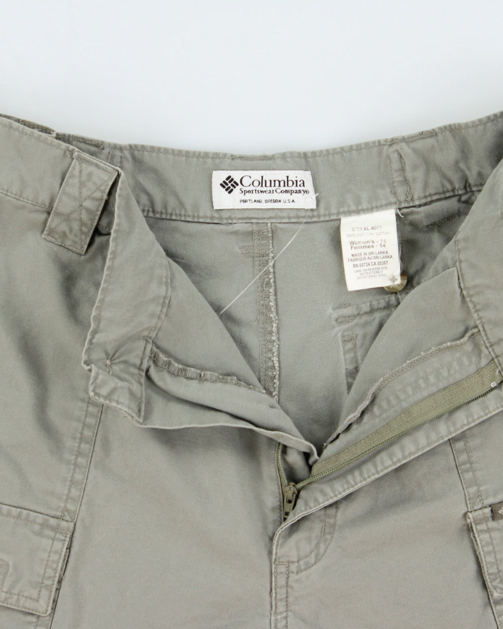 Vintage 1990s Columbia Multi Pocket Bermuda Shorts - S