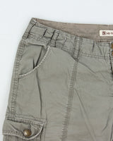 Vintage Y2K 00s Lady Hathaway Women's Khaki Mid Rise Canvas Relaxed Fit Adjustable Cargo Capri Shorts - W32