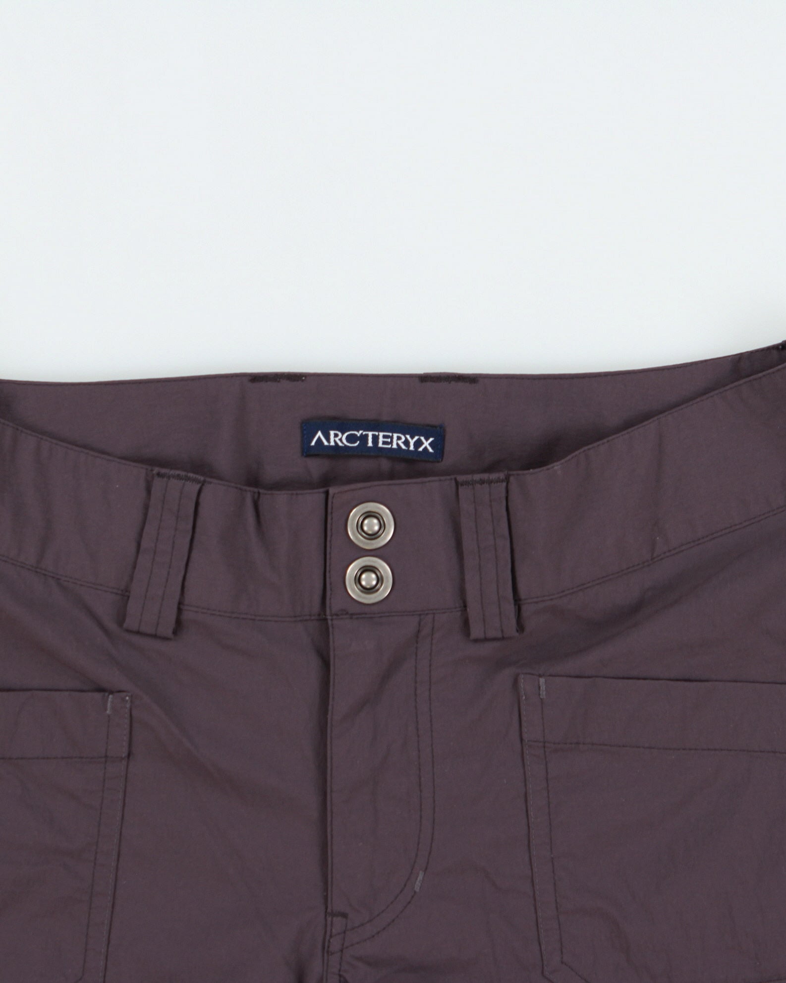 Vintage Y2K 00s Arc'teryx Women's Plum Low-Rise Soft Shell Straight Leg Capri Shorts - W28