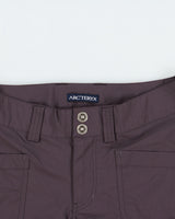 Vintage Y2K 00s Arc'teryx Women's Plum Low-Rise Soft Shell Straight Leg Capri Shorts - W28