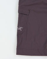 Vintage Y2K 00s Arc'teryx Women's Plum Low-Rise Soft Shell Straight Leg Capri Shorts - W28