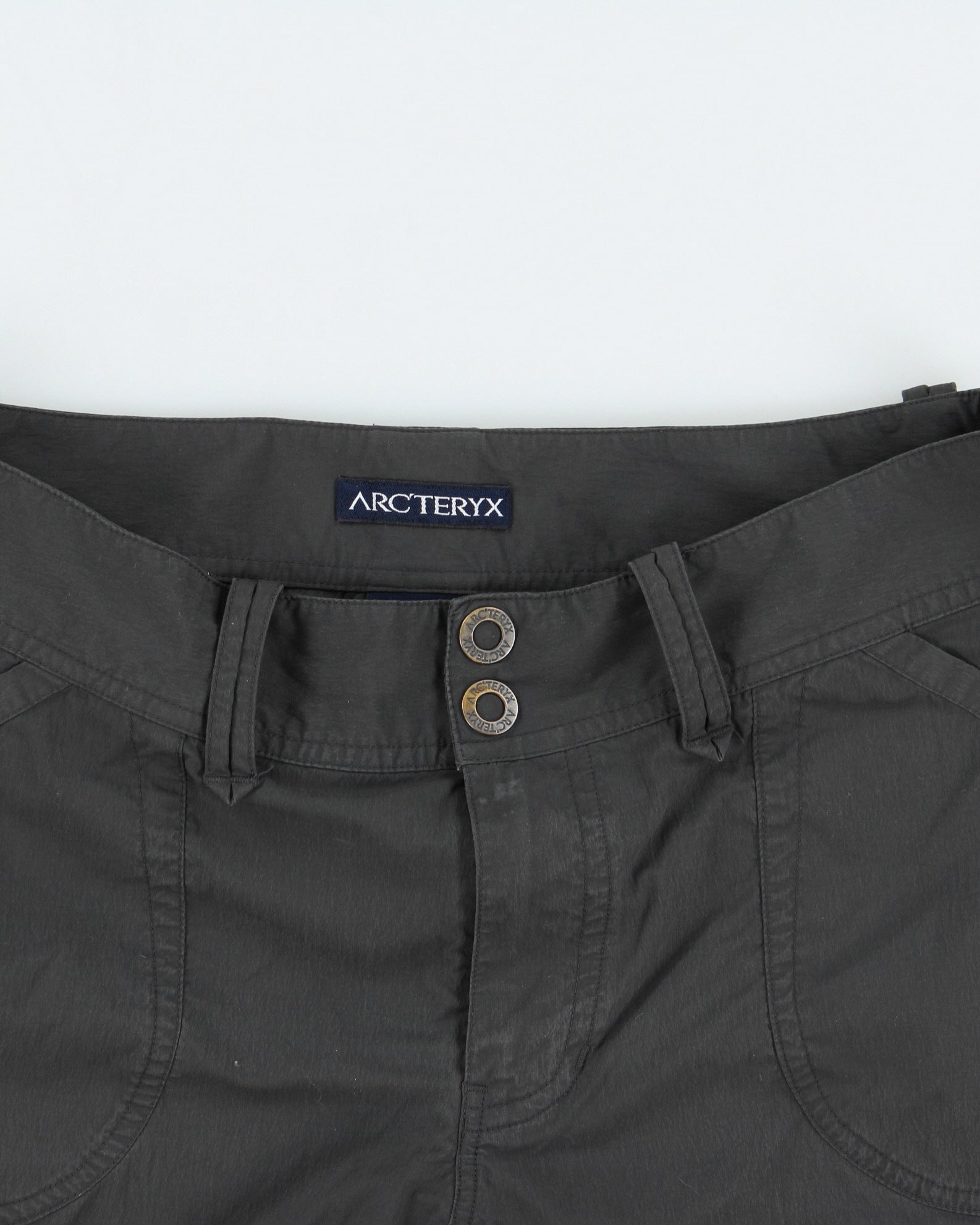 Vintage Arc'teryx Slate Women's Low-Rise Soft Shell Straight Leg Long Shorts - W28