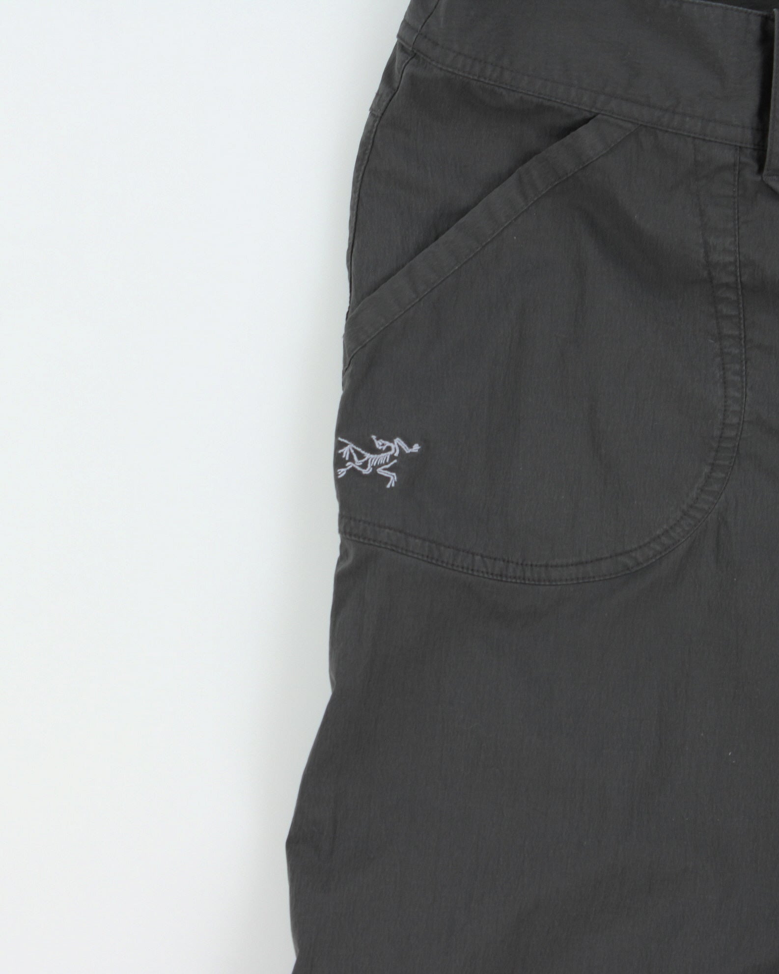 Vintage Arc'teryx Slate Women's Low-Rise Soft Shell Straight Leg Long Shorts - W28