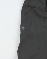 Vintage Arc'teryx Slate Women's Low-Rise Soft Shell Straight Leg Long Shorts - W28