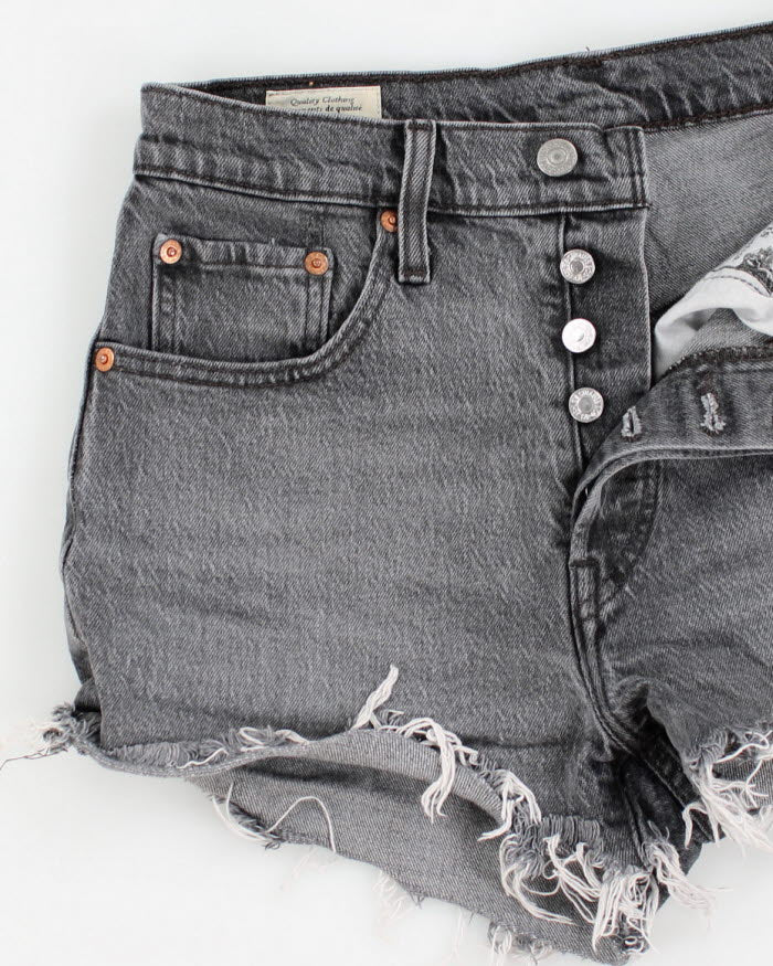 Vintage Women's Levi's Cut Off Jean Shorts - W28