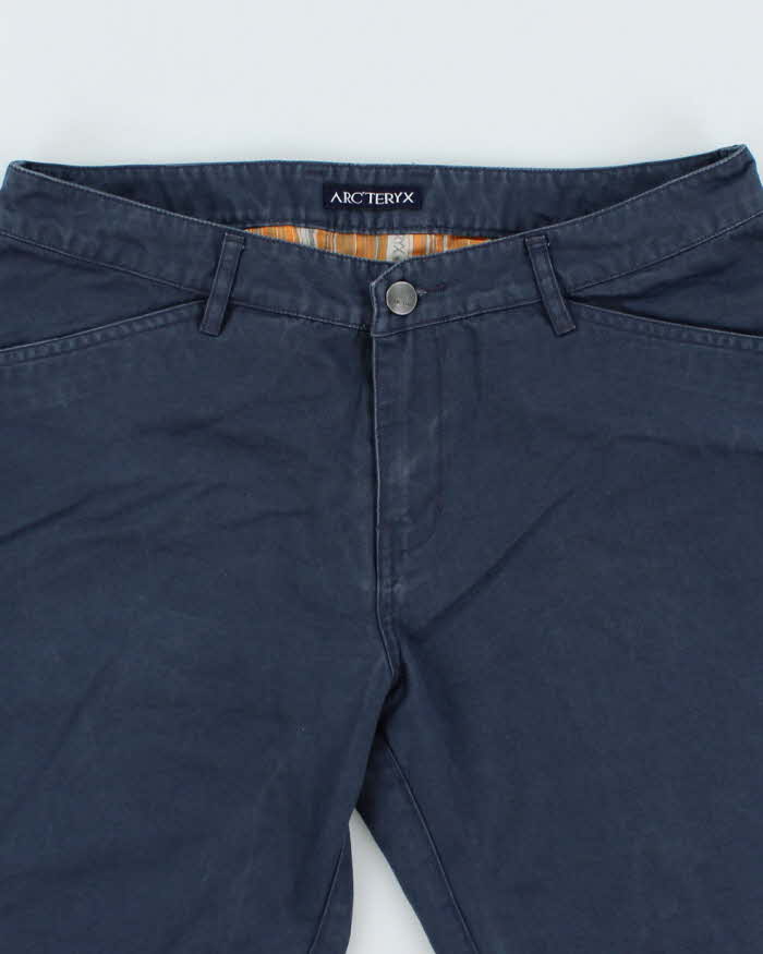 Arc'teryx Women's Navy Shorts - W32