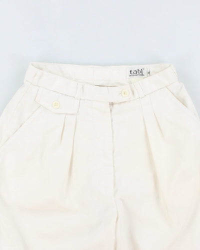 Vintage 90s Tabi International Cream Pleated High Waisted Shorts - W25