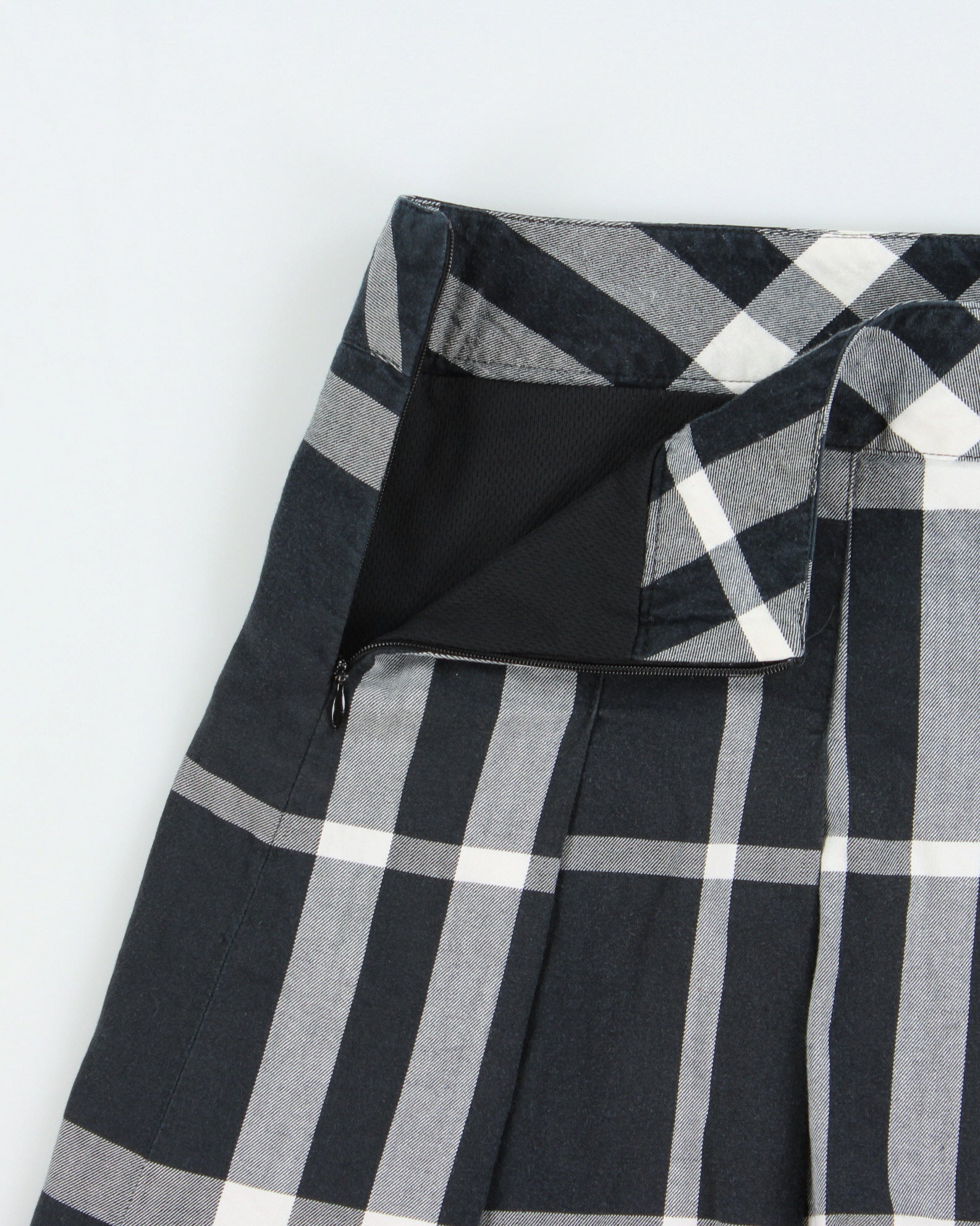 Vintage Y2K 00s Burberry Golf Women's Nova Check Cotton Pleated Mini Skort - M