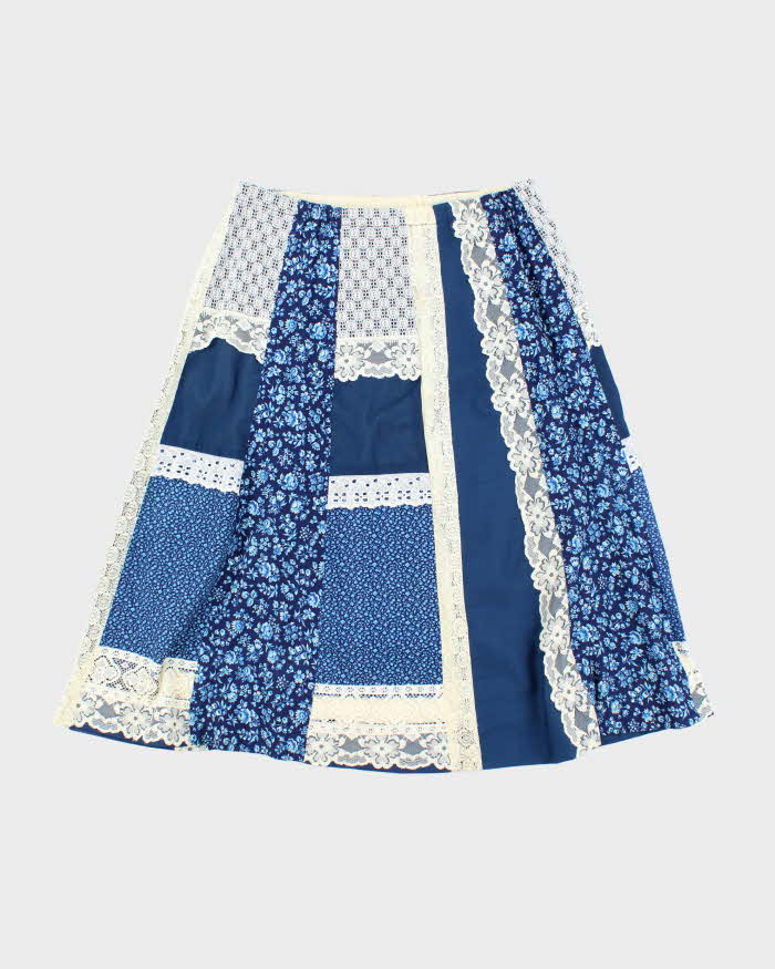 Vintage Y2K Patterned Knee Skirt - M