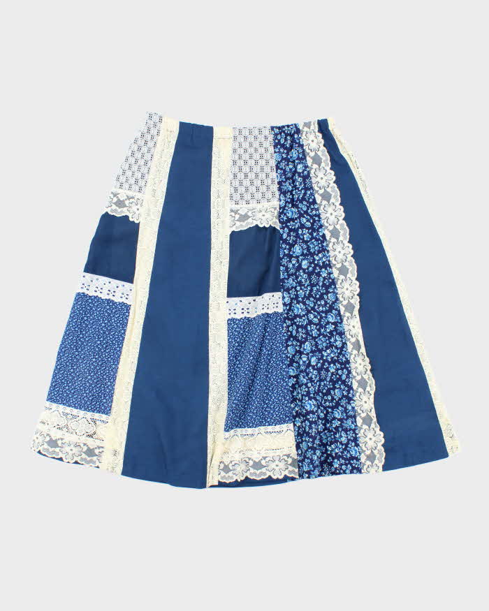 Vintage Y2K Patterned Knee Skirt - M