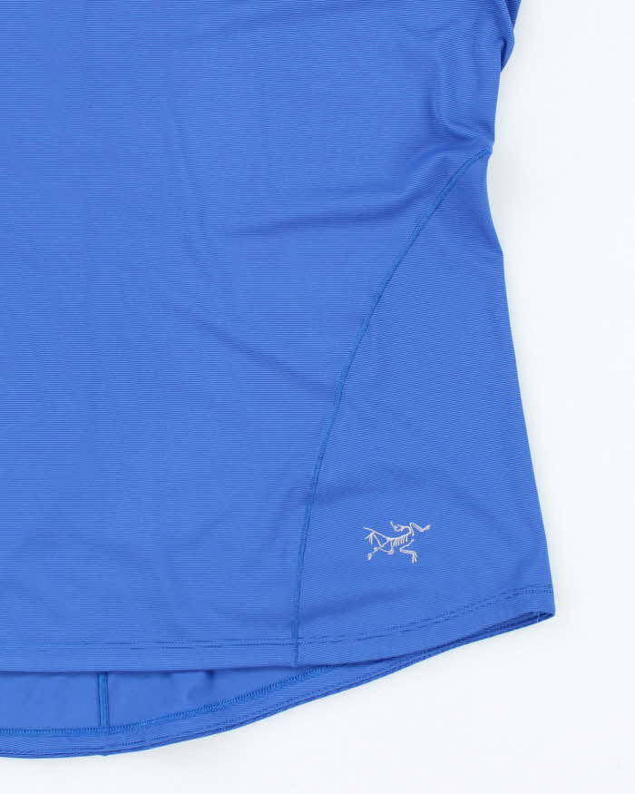 Vintage 2000's Arc'teryx Lightweight Small Logo Sports T-Shirt - L