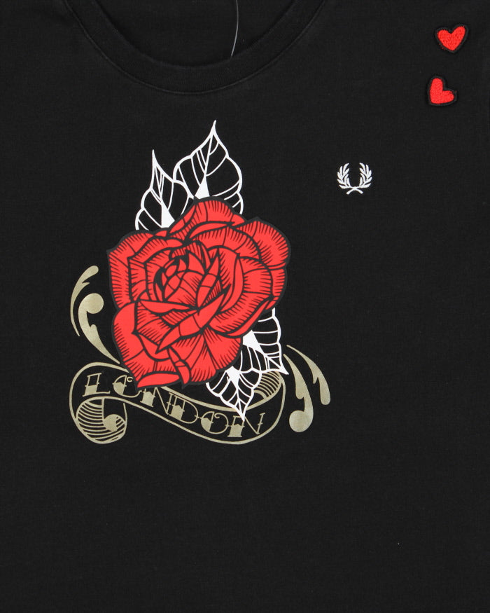 Fred Perry x Amy Winehouse Foundation Heavyweight Women's London Rose Patch Embroidered Crewneck T-Shirt - L