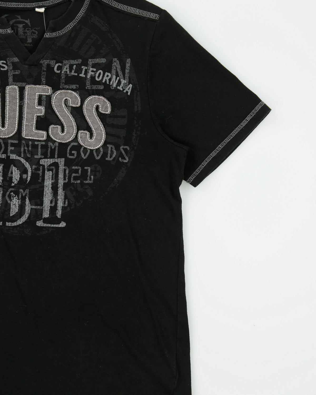 Vintage Y2K 00s Guess Women's Embroidered Contrast Stitch Notched Neck T-Shirt - L