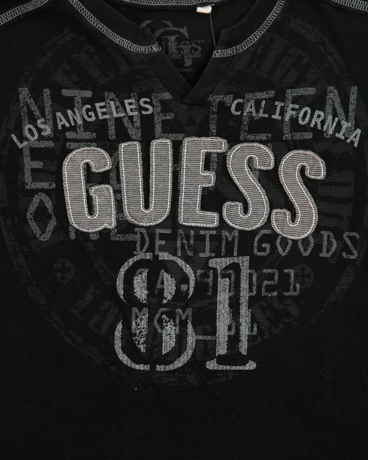 Vintage Y2K 00s Guess Women's Embroidered Contrast Stitch Notched Neck T-Shirt - L