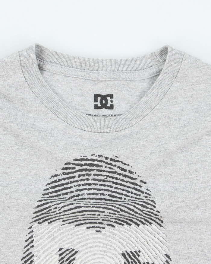 Vintage 2000's DC Skate Co. Fingerprint Graphic Baby T-Shirt - M
