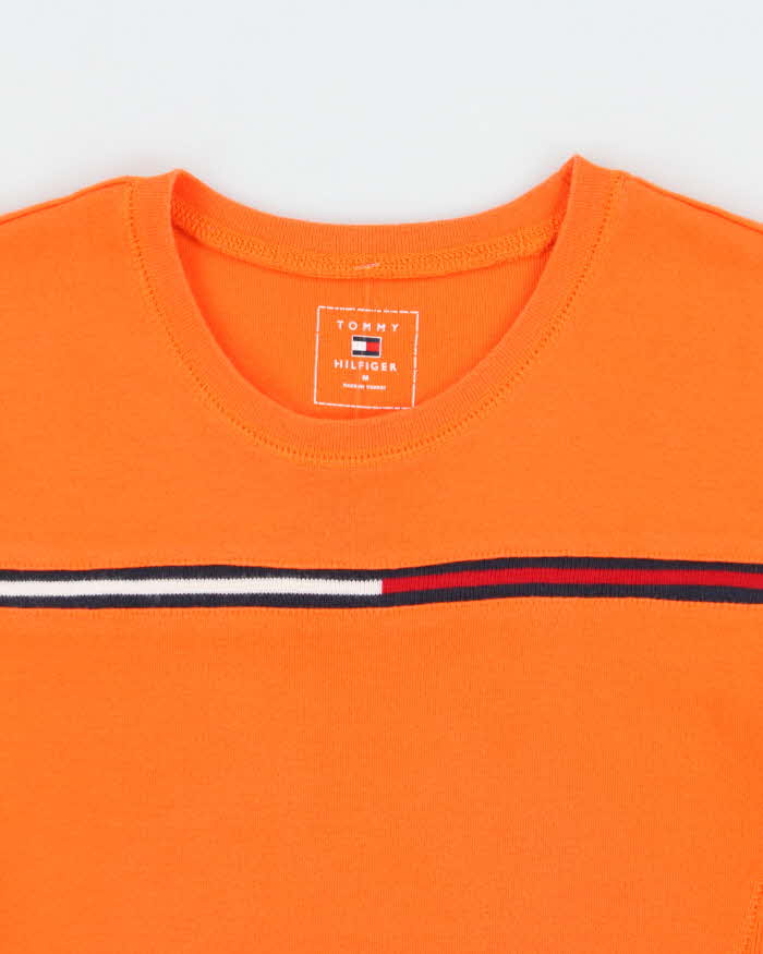 Vintage Y2K 00s Tommy Hilfiger Women's Embroidered Ribbed Crewneck Baby Tee - M