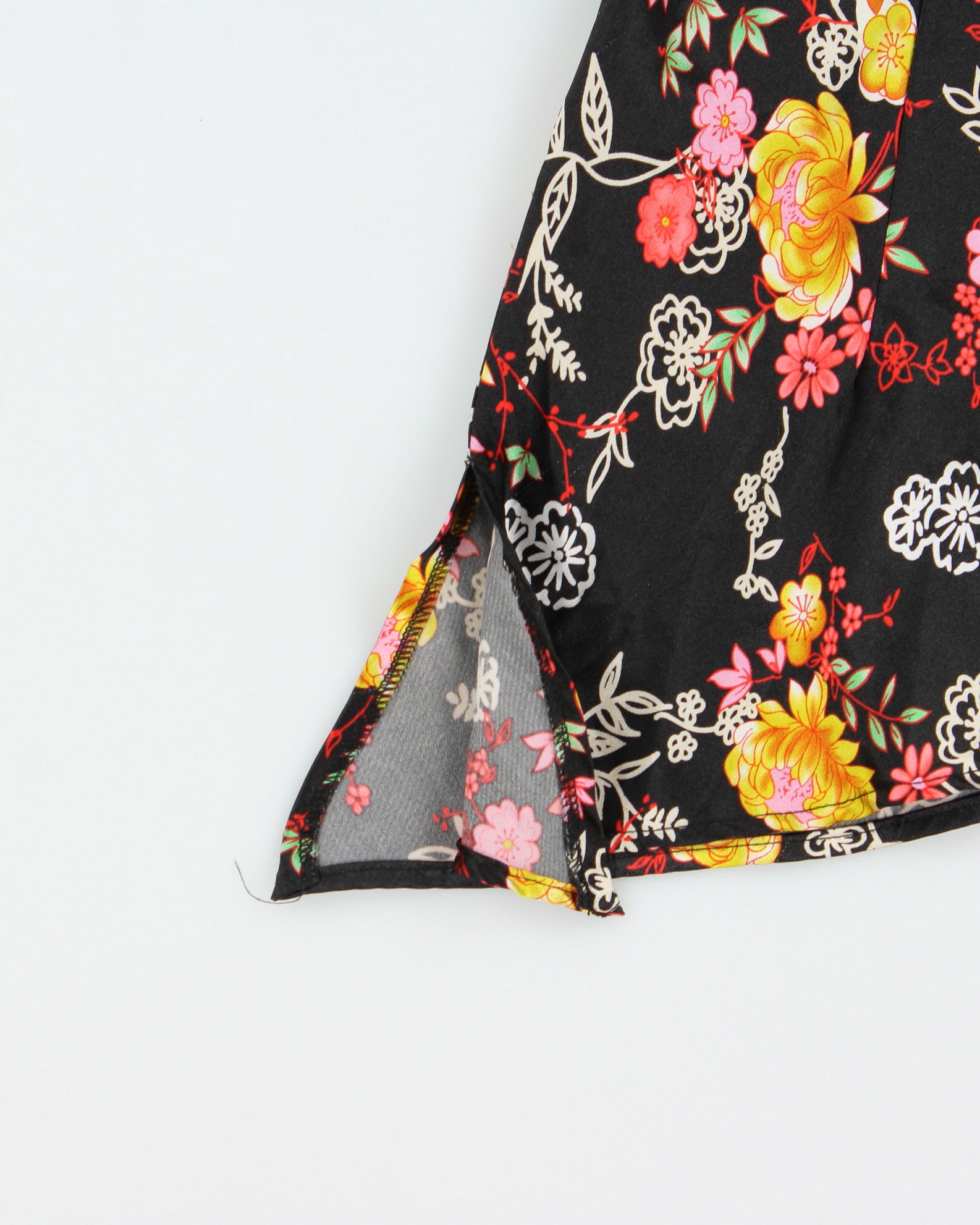 Vintage Y2K 2000s Brody Floral Satin Halter Neck Asymmetric Hem Top - M