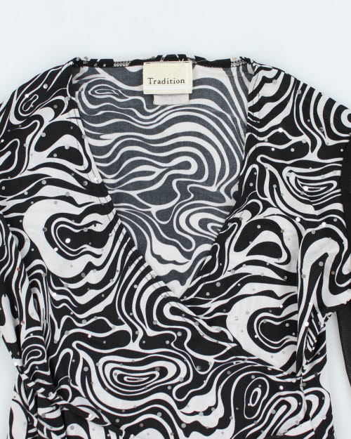 Y2k 00s Tradition Long Sleeve Top - S – Rokit