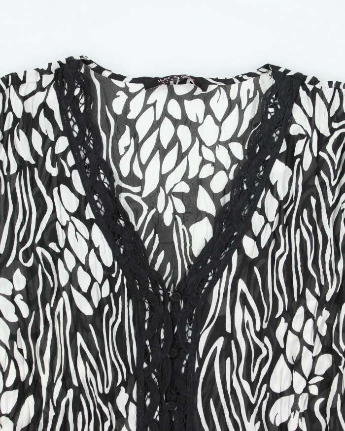 Y2k 00s Violet & Claire Pattern Mesh Blouse - XL