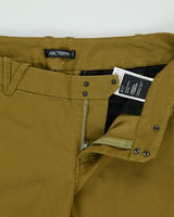 Vintage Arc'teryx Women's Khaki Low-Rise Canvas 3M Turn-Up Trim Fit Cropped Hiking Trousers - W30 L22
