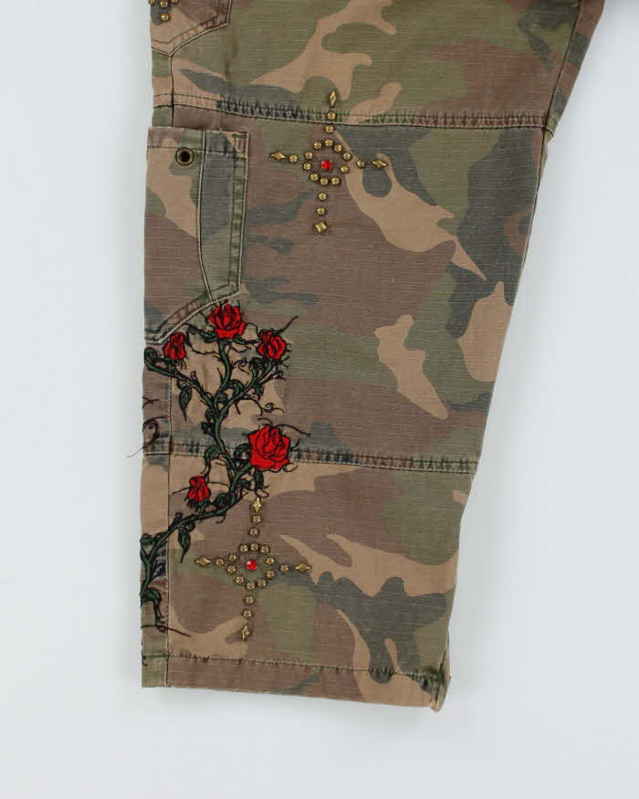 Y2k 00s Camouflage Embroidered Studded Capri Cropped Trousers - W32