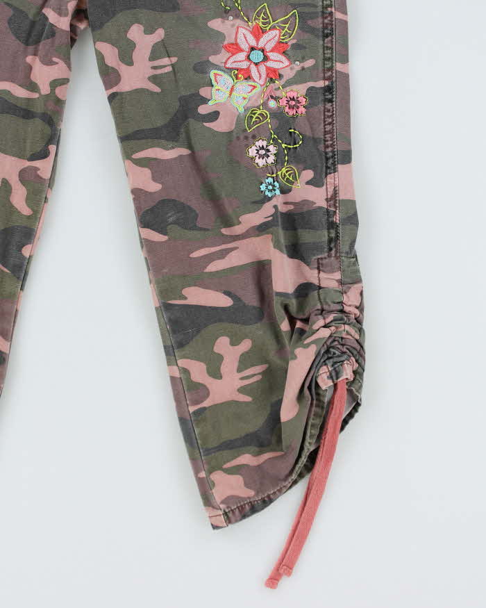 Y2k 00s Pink Camouflage Capri Trousers - W26