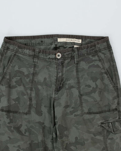 Y2k 00s DKNY Camouflage Capris - W32