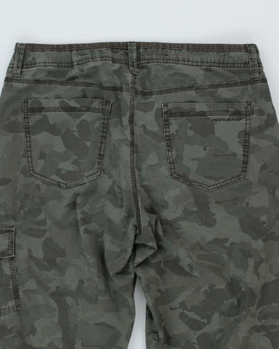 Y2k 00s DKNY Camouflage Capris - W32
