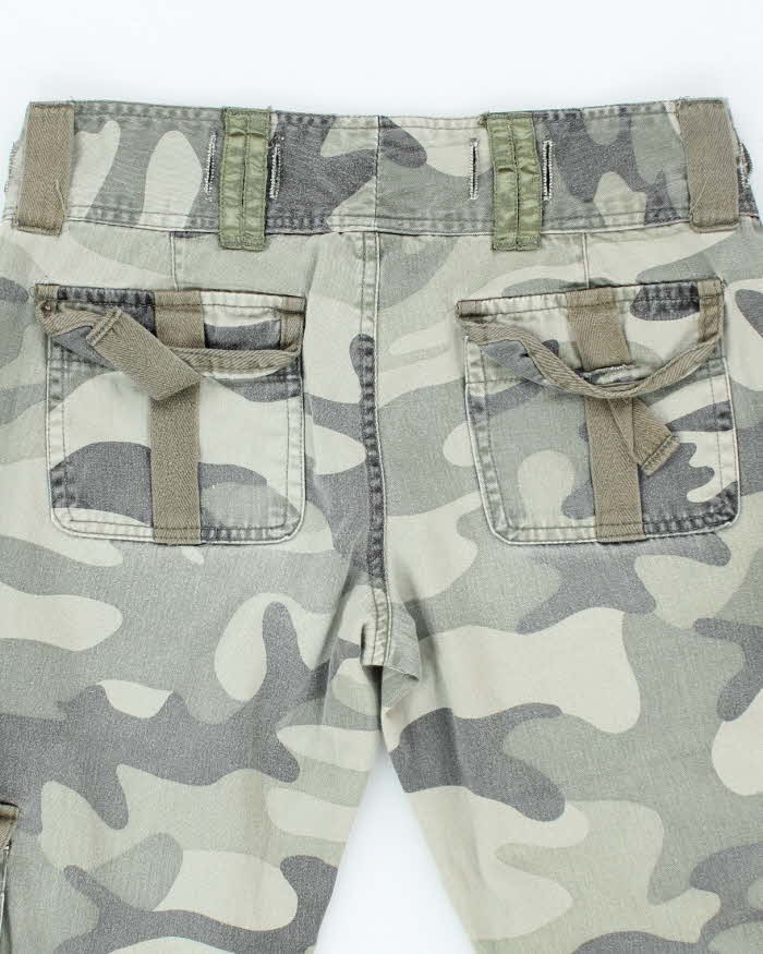 Vintage Y2k 00s Seduction Camouflage Cropped Trousers - W29 L27