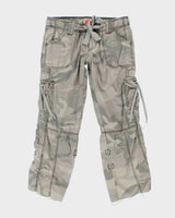 Vintage Y2k 00s No Boundaries Camouflage Cropped Trousers - W30 L26