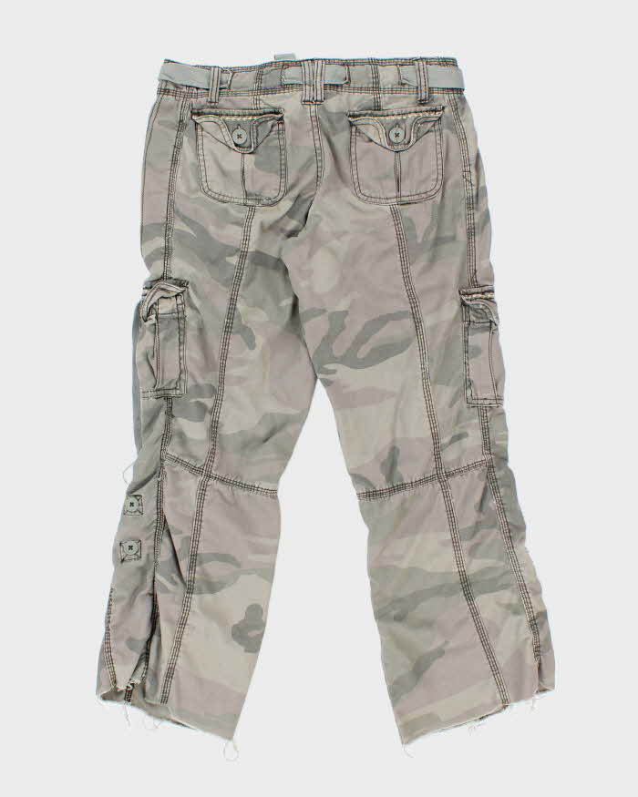 Vintage Y2k 00s No Boundaries Camouflage Cropped Trousers - W30 L26