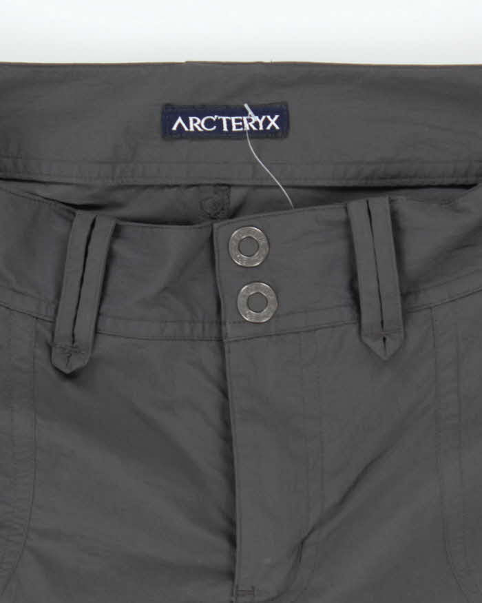 Vintage Y2K Arc'teryx Slim Lightweight Utility Trousers - W32 L31