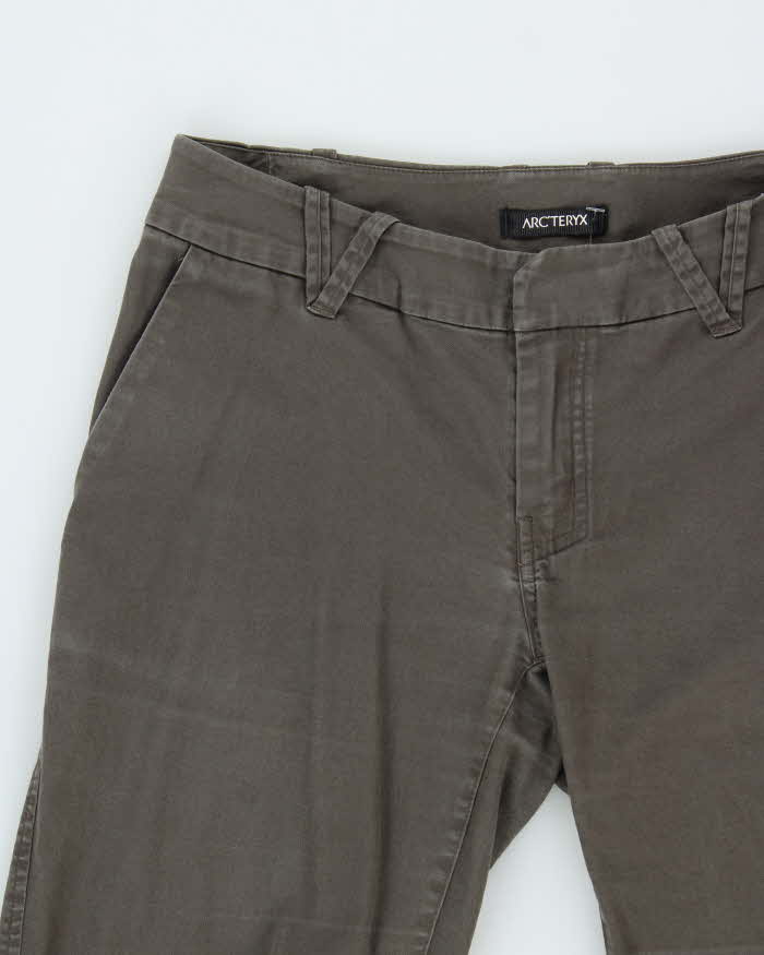 Vintage Arc'teryx Women's Khaki Low-Rise Trim Fit Canvas Hiking Trousers - W28 L30