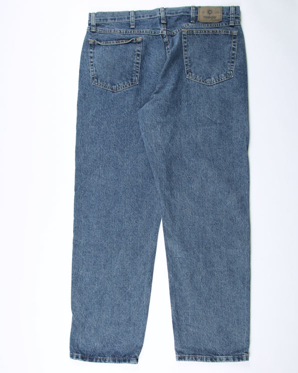 Wrangler medium wash blue jeans - w37 L30