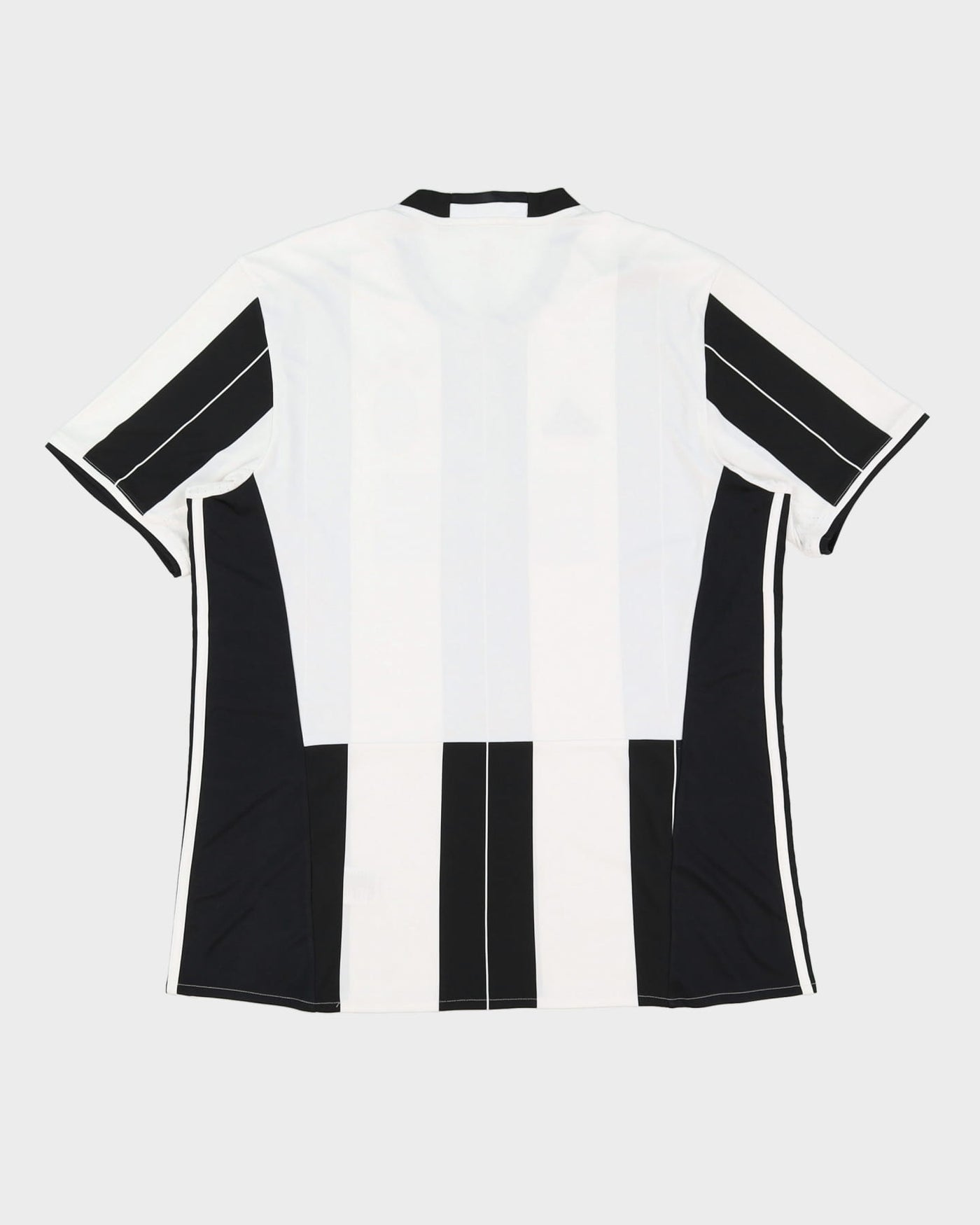 2016-17 Juventus Home Football Shirt / Jersey - XL