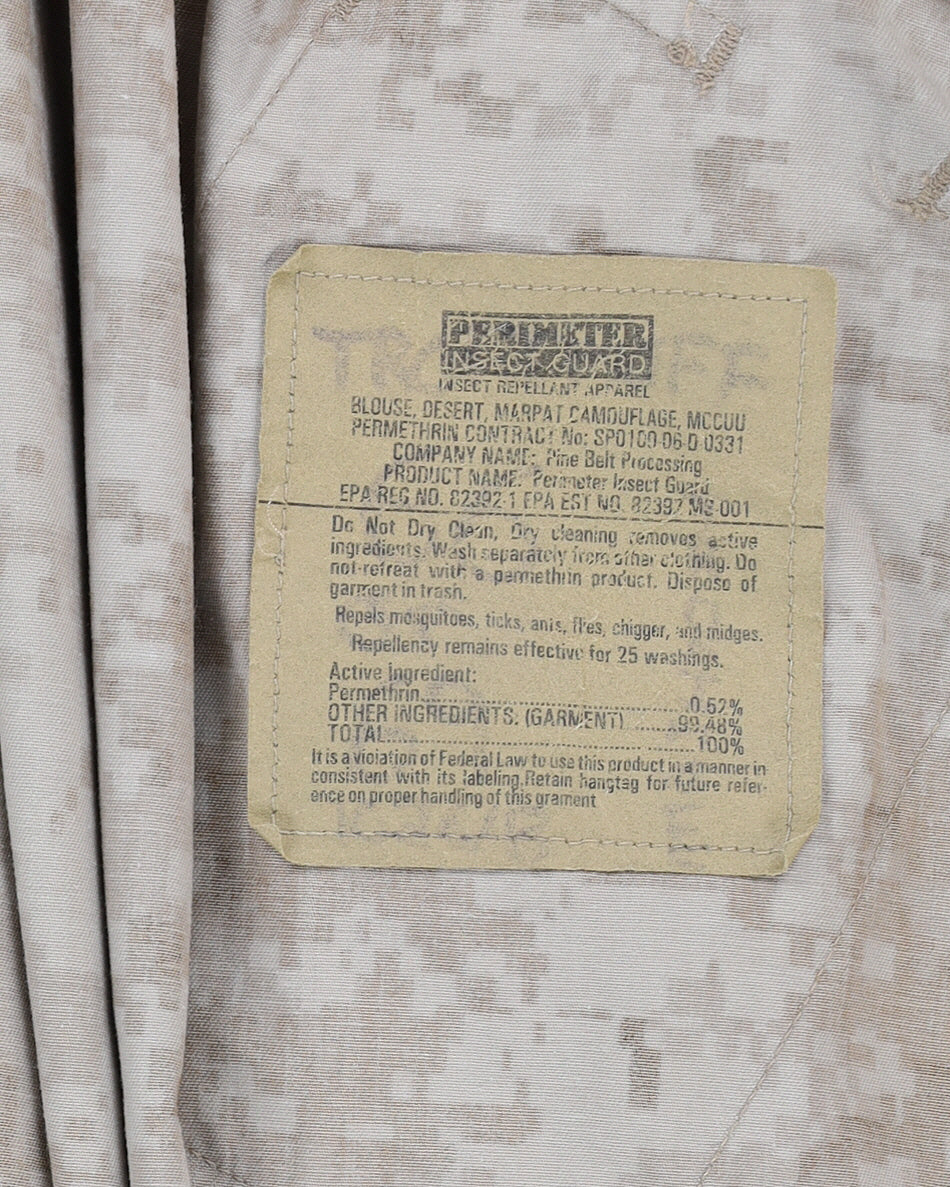 1990s Vintage USMC Desert MARPAT Combat Coat - Medium